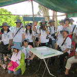 真剣に聞き入るアクター