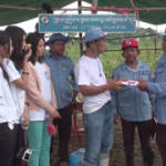 シーマックに寄付を贈呈